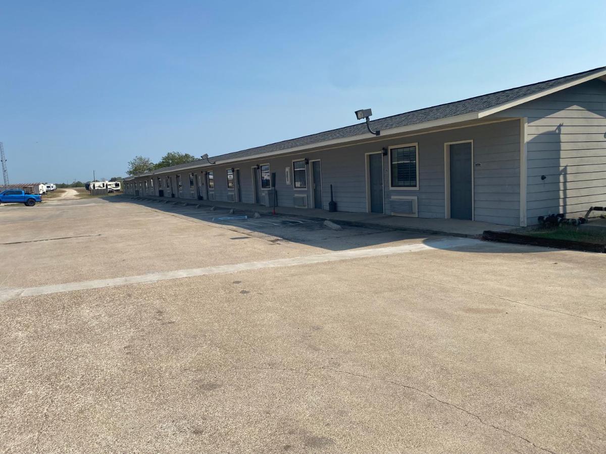 Southern Inns And Suites Now Offering Rv Spaces For Rent Yorktown Экстерьер фото