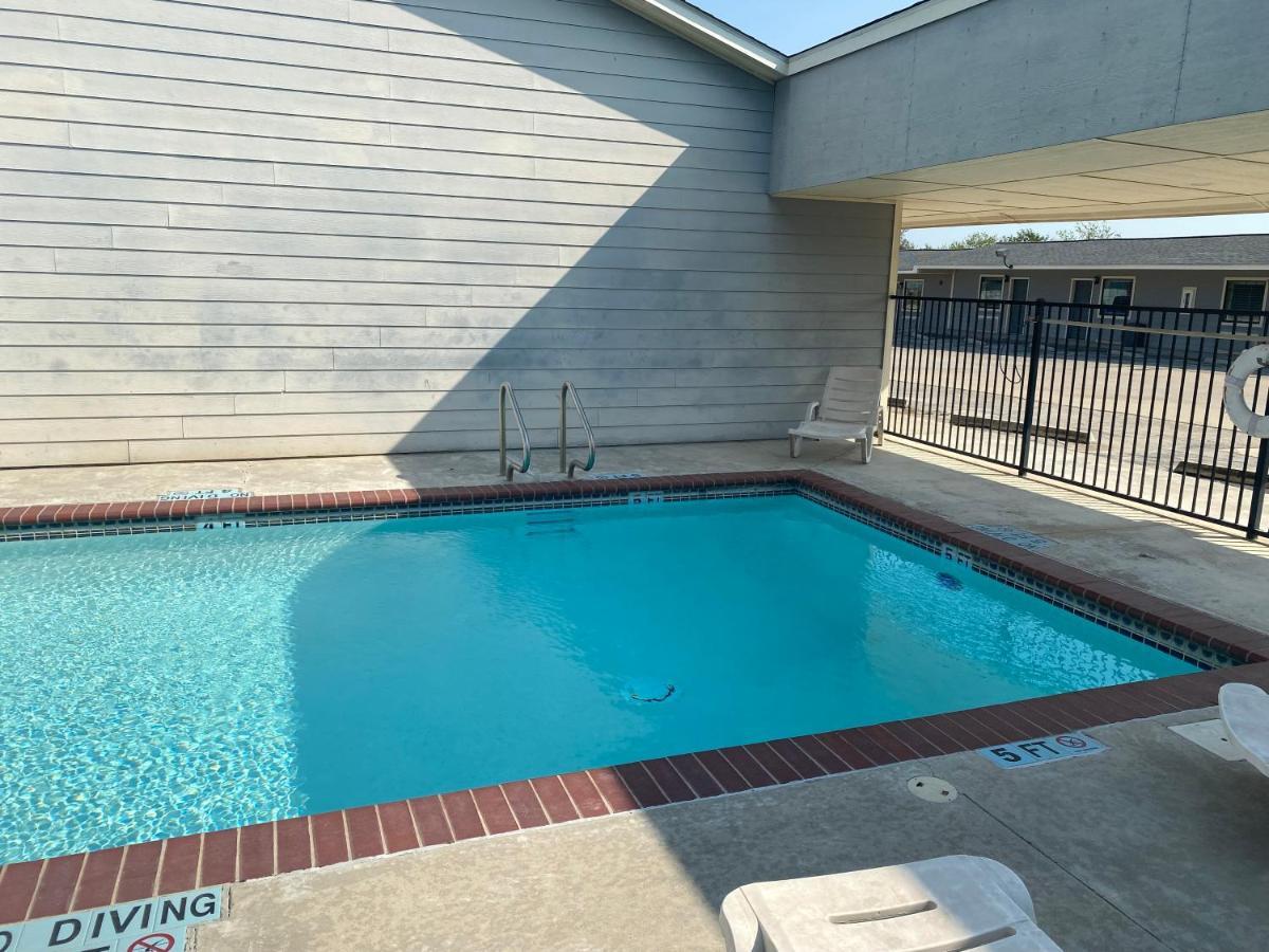 Southern Inns And Suites Now Offering Rv Spaces For Rent Yorktown Экстерьер фото