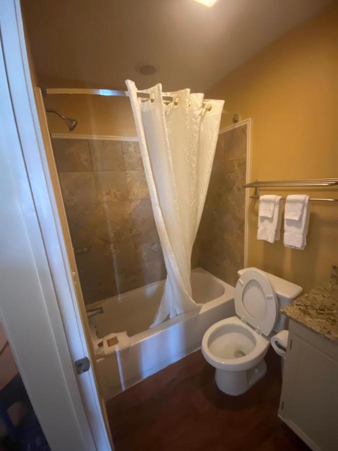Southern Inns And Suites Now Offering Rv Spaces For Rent Yorktown Экстерьер фото